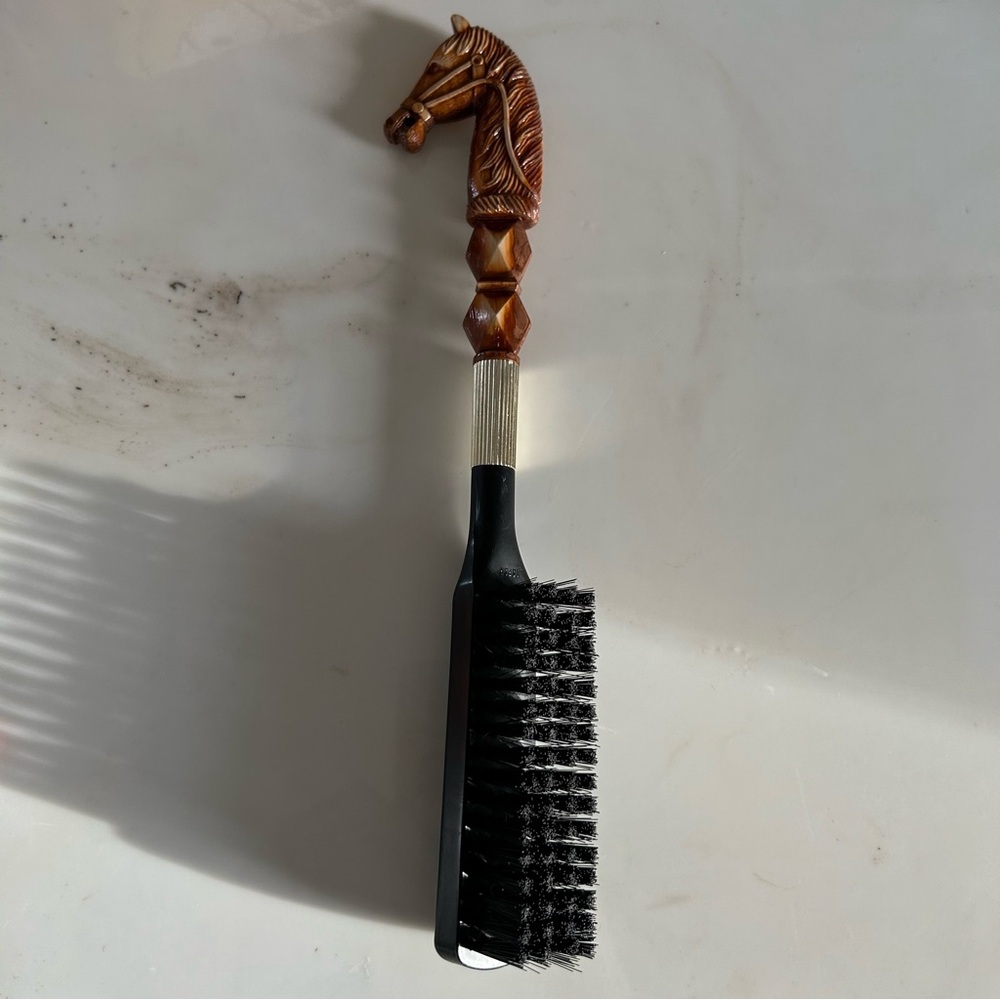 Vintage Horse Head Wooden Handle Brush - Picture 1 of 6